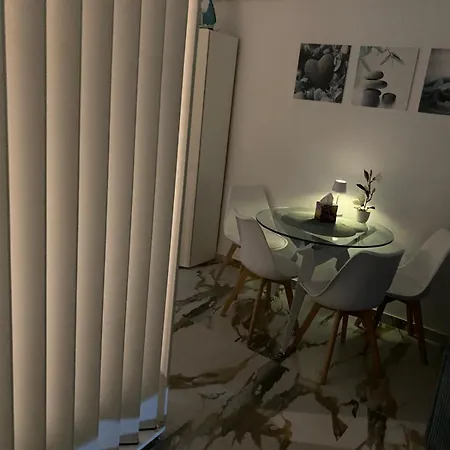 Aries Edificio Apartment