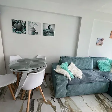 Aries Edificio * بينايدورم